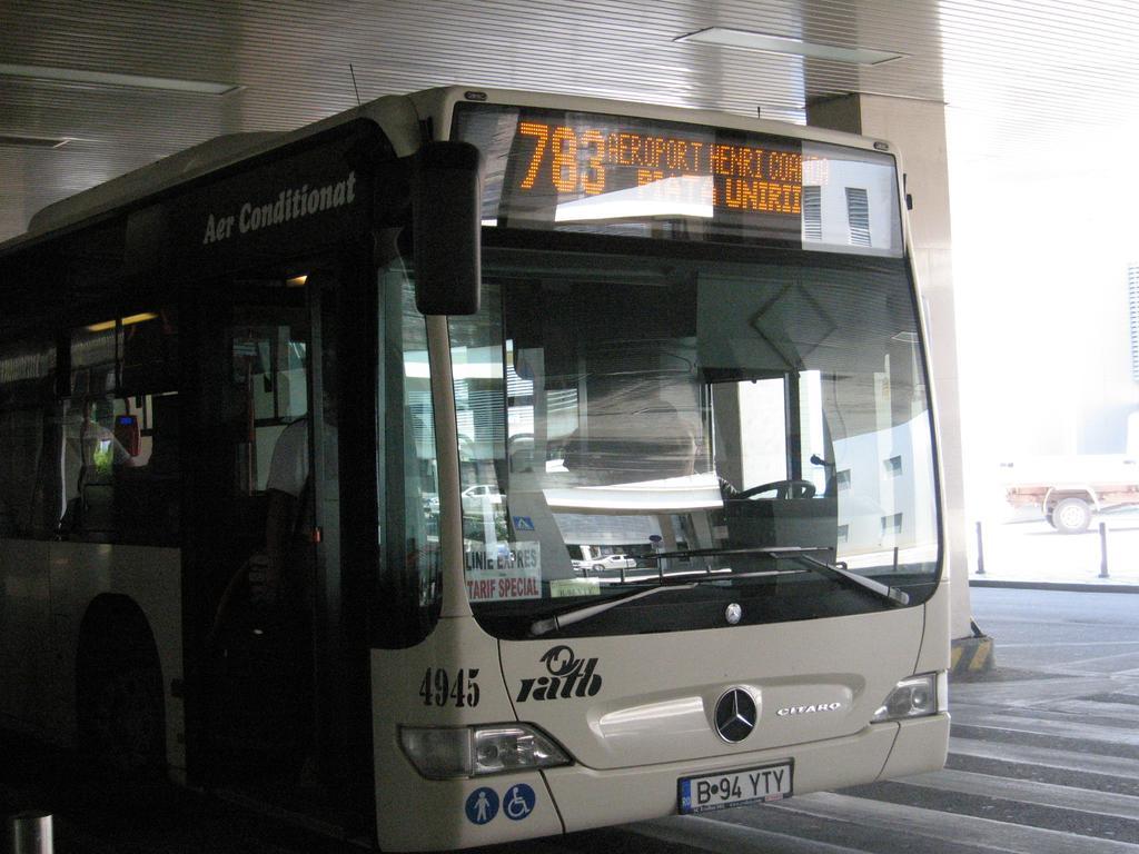 Bucharest Airport Suites & Villas 奥托佩尼 外观 照片
