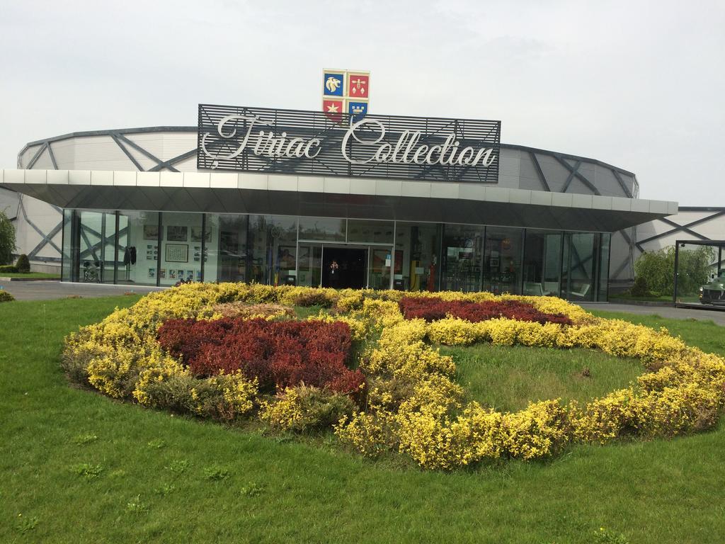 Bucharest Airport Suites & Villas 奥托佩尼 外观 照片