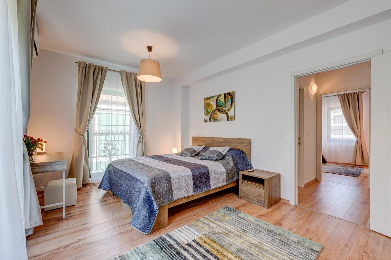 Bucharest Airport Suites & Villas 奥托佩尼 外观 照片