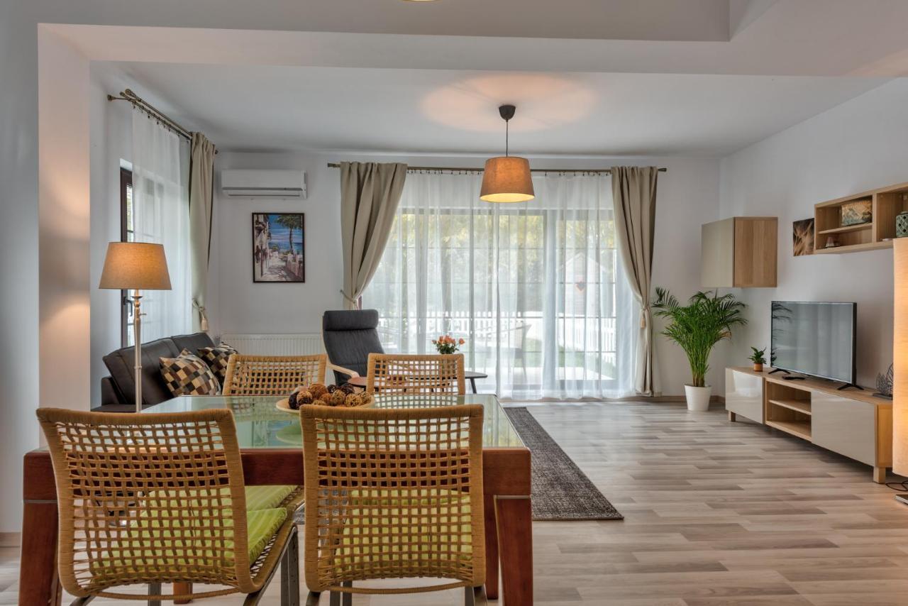 Bucharest Airport Suites & Villas 奥托佩尼 外观 照片